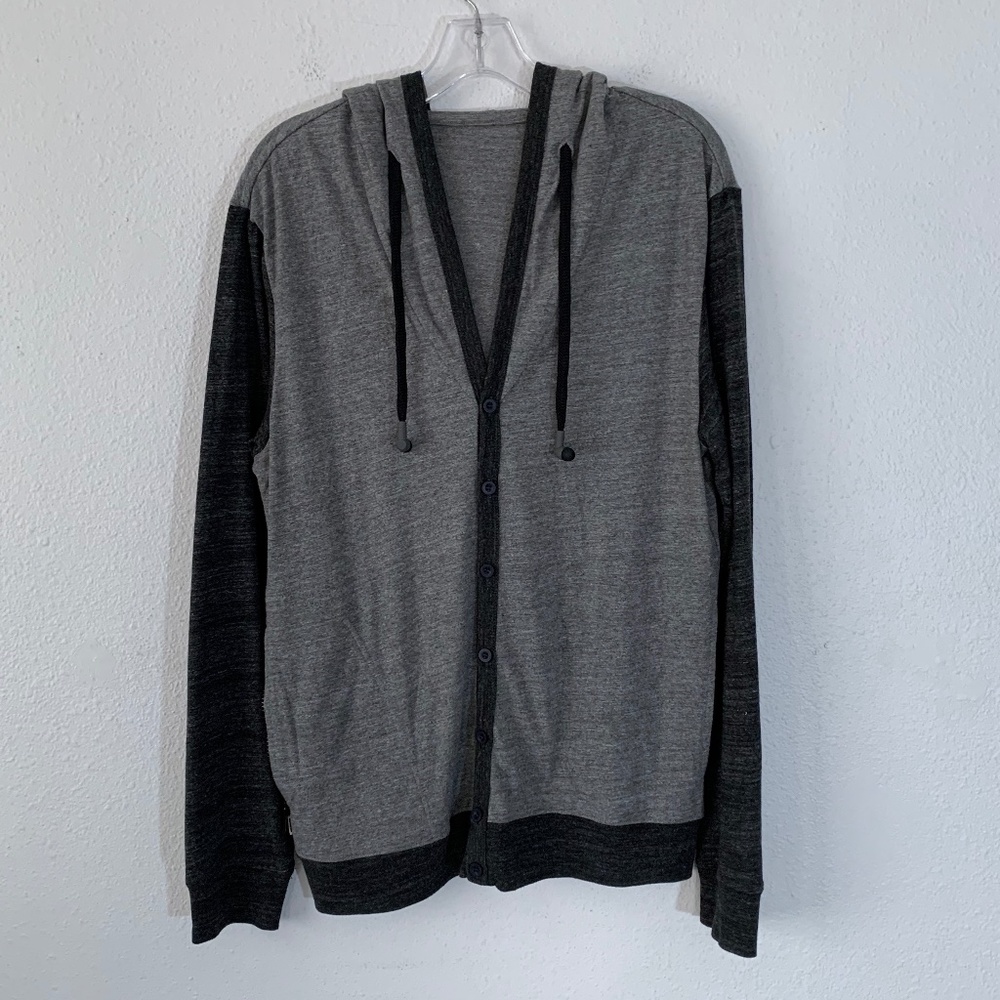 Hoodie Buddie cardigan with washable headphones